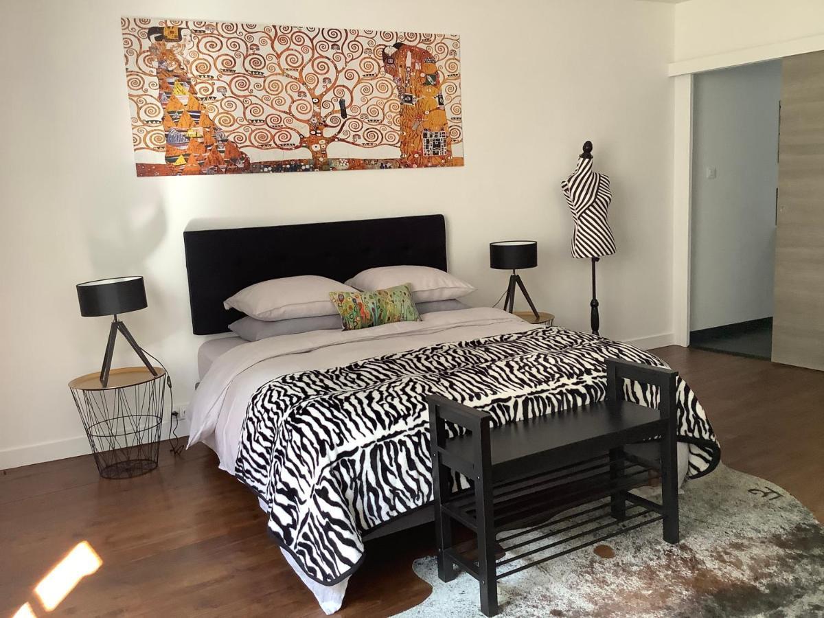 Les Halles Chambre D'Hotes Verteuil-sur-Charente ภายนอก รูปภาพ