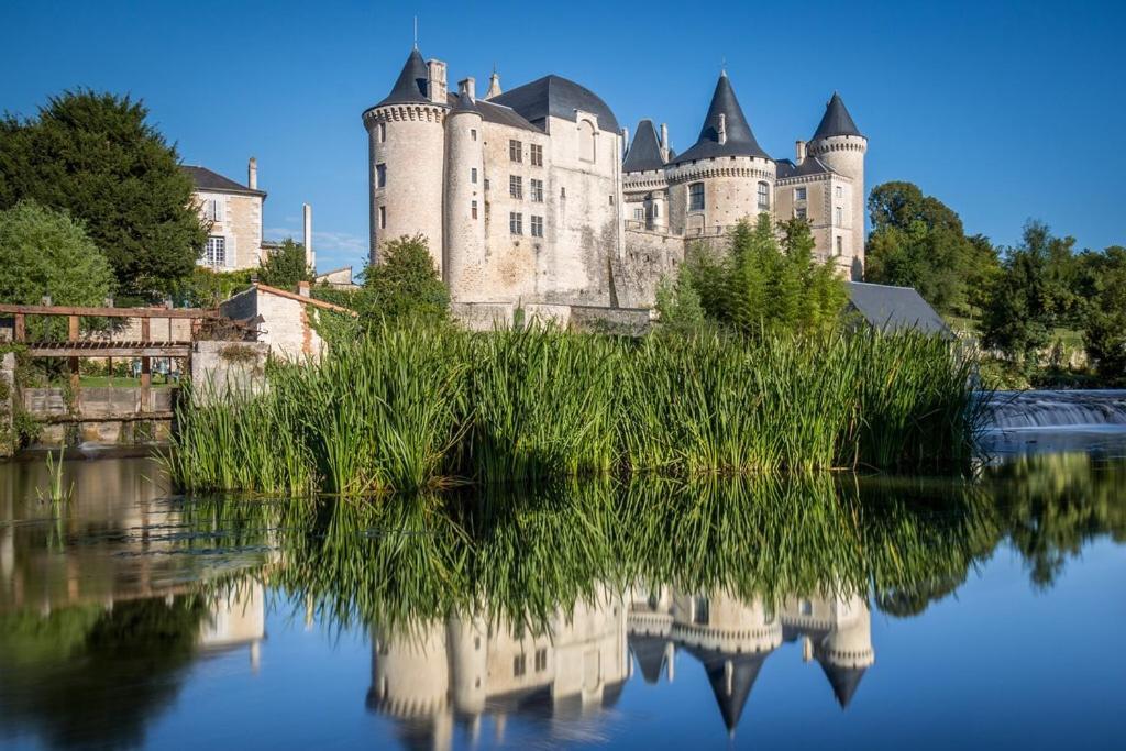 Les Halles Chambre D'Hotes Verteuil-sur-Charente ภายนอก รูปภาพ