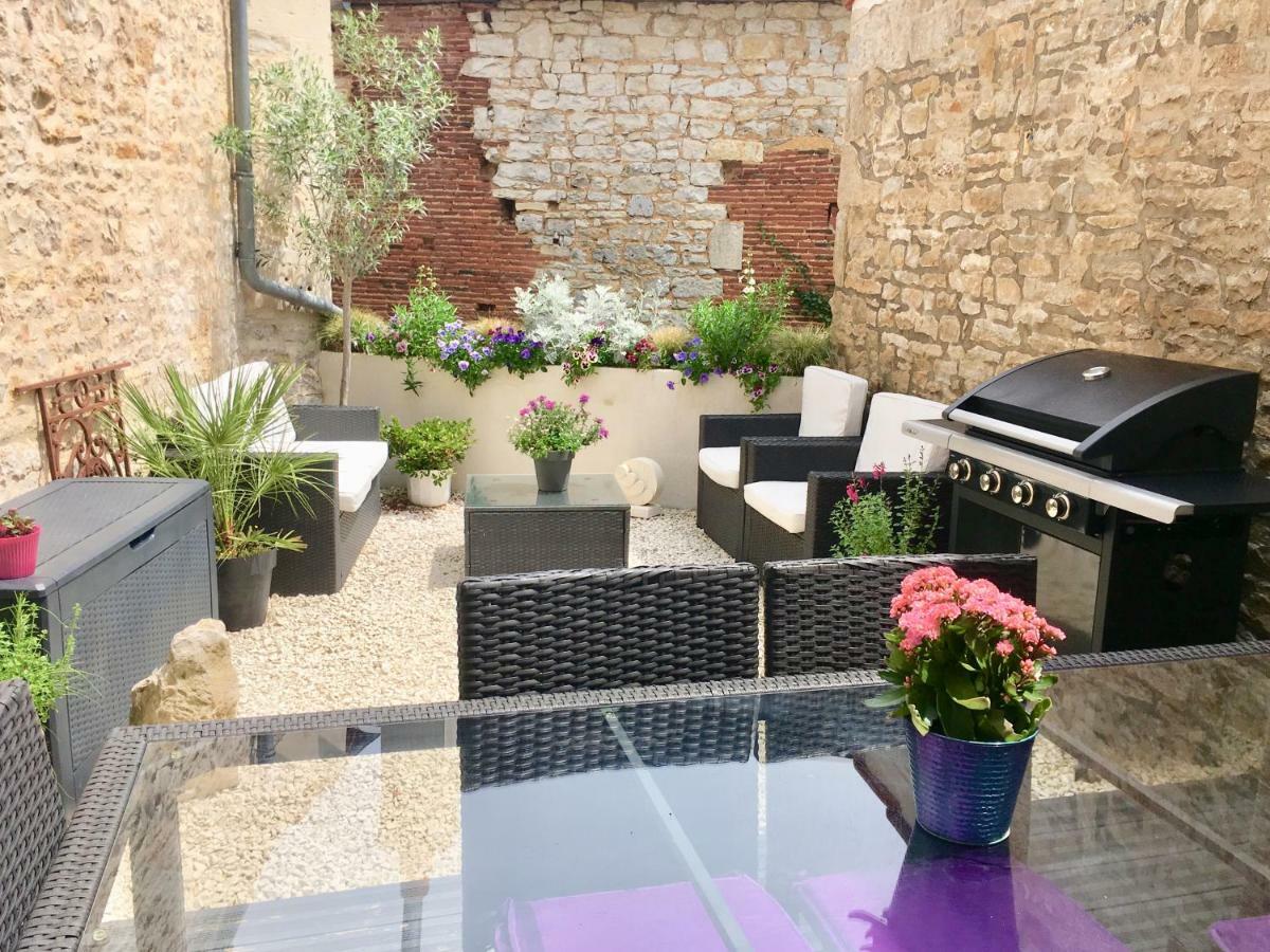 Les Halles Chambre D'Hotes Verteuil-sur-Charente ภายนอก รูปภาพ